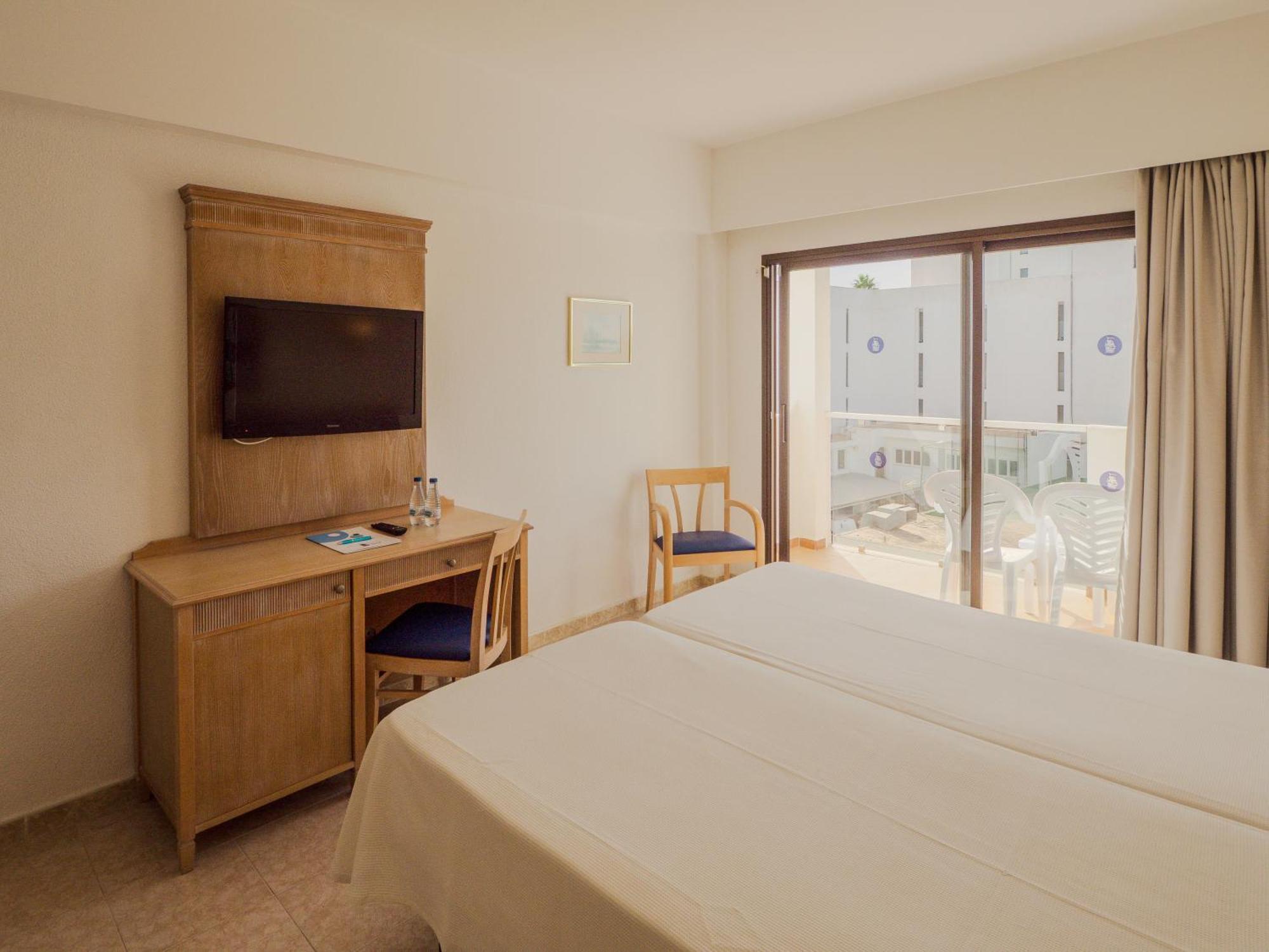 Hotel Santa Maria Playa Cala Millor  Exterior photo