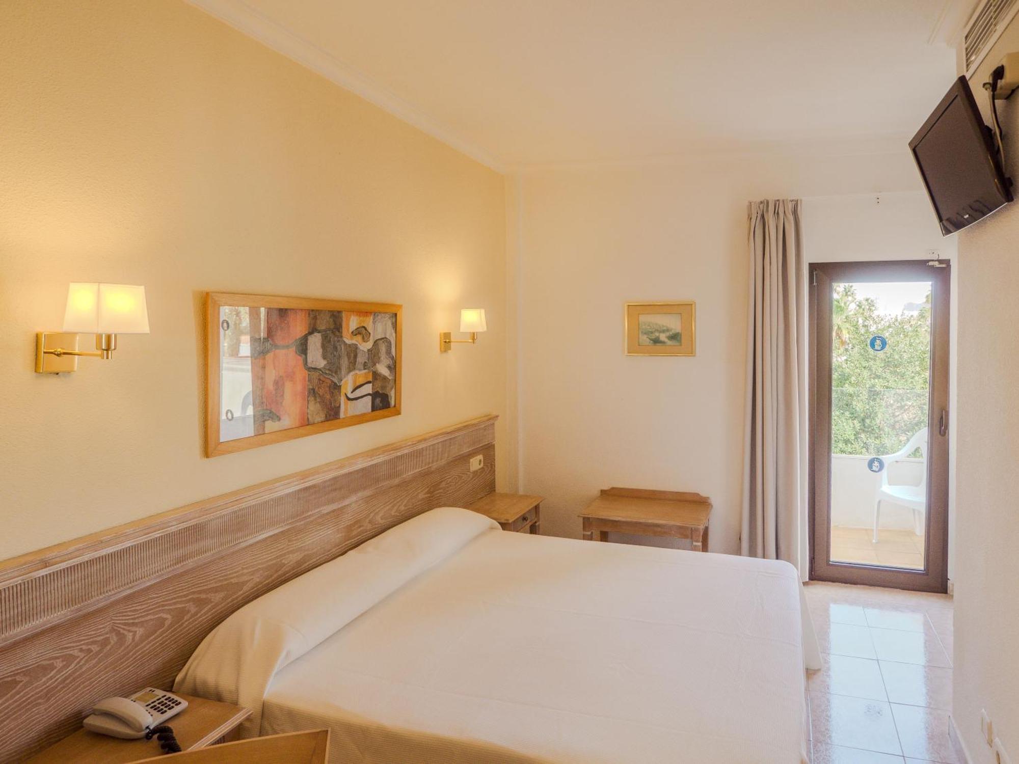 Hotel Santa Maria Playa Cala Millor  Exterior photo