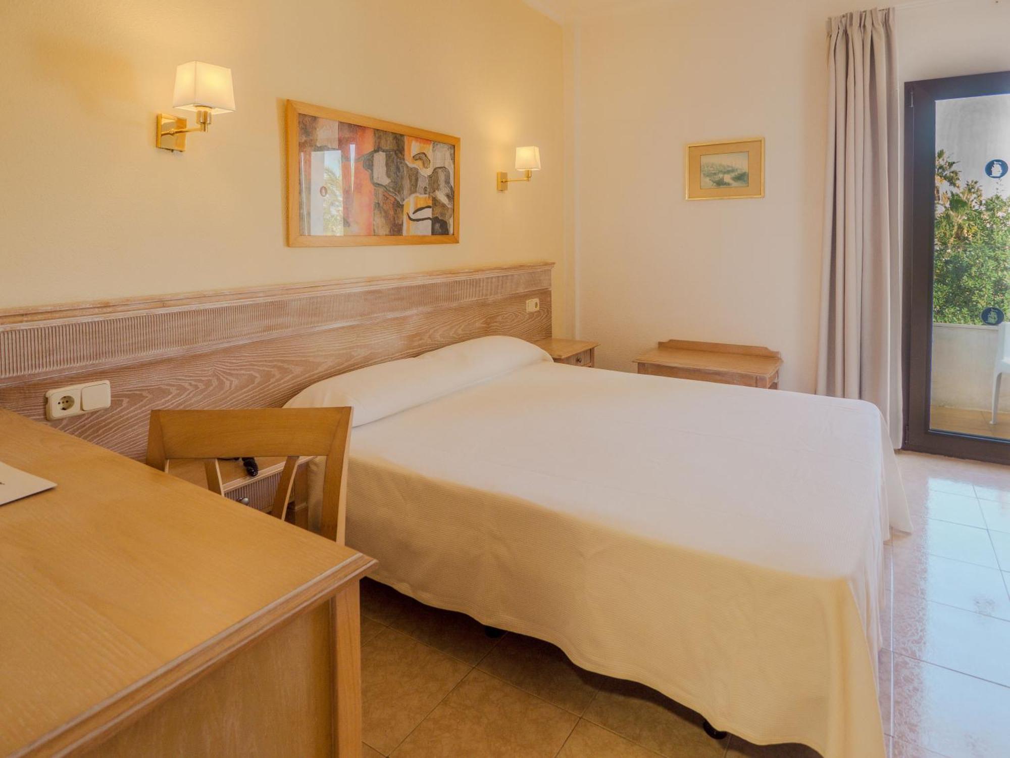 Hotel Santa Maria Playa Cala Millor  Exterior photo